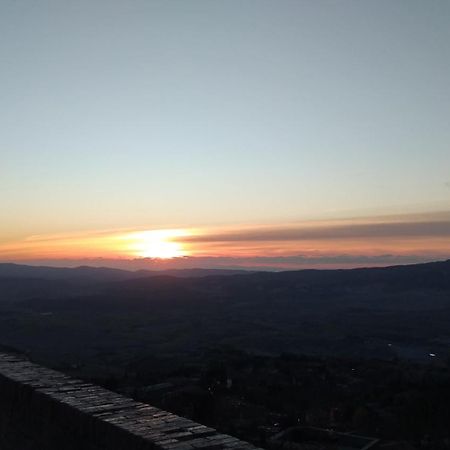 Appartamento Il Mandorlo Nel Centro Di Volterra Eksteriør bilde